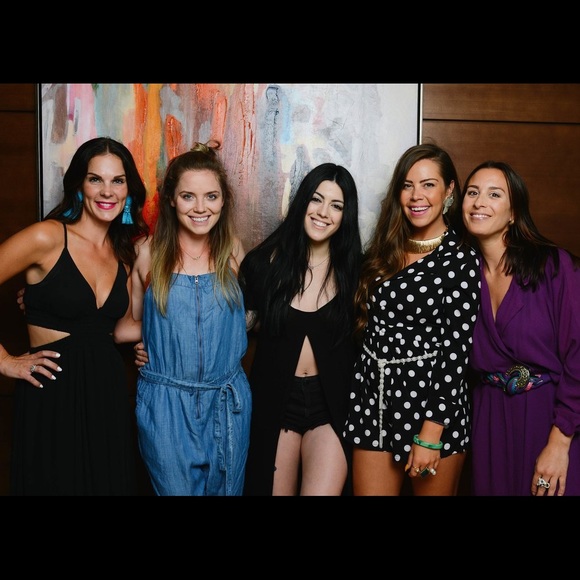 Meet your Posher, Megan - Picture 2 of 7